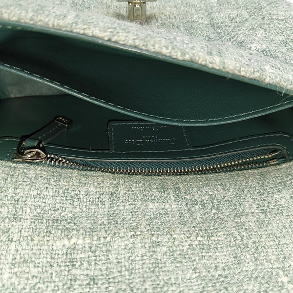 Dior Caro pequeño de tela acolchada verde
