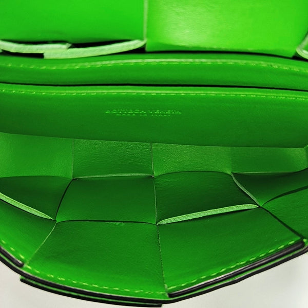 Authenticated pre-owned Cassette Calfskin Green - Belt Bag at Looply