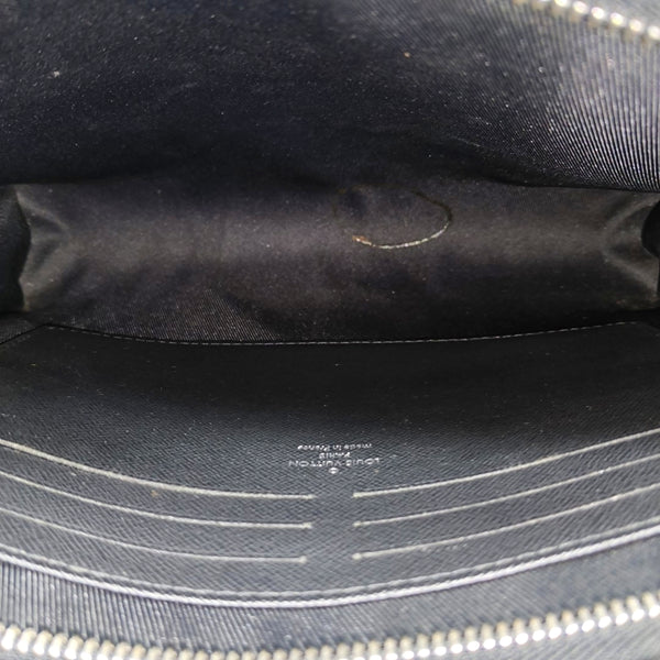 Pochette Voyag MM Calfskin Black