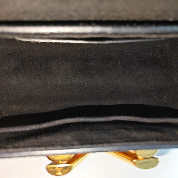 Authenticated pre-owned TWIST PM Epi Black - Shoulder Bag at Looply