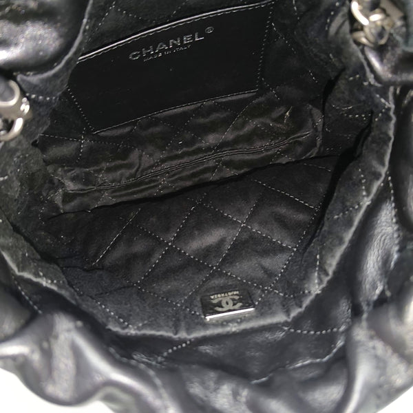CHANEL 22 Mini Quilted Calfskin Black