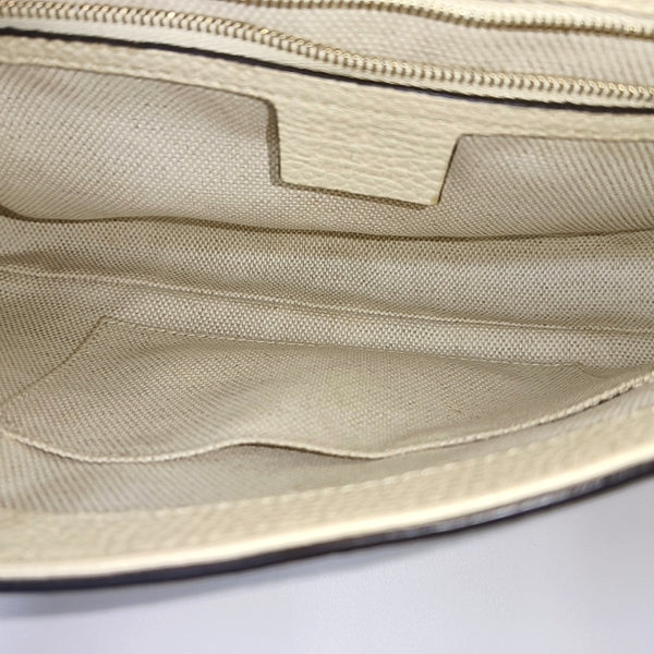 Authenticated pre-owned Soho Calfskin Beige - Shoulder Bag at Looply