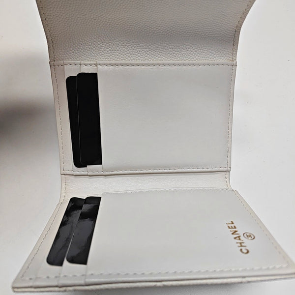 CLASSIC FLAP Quilted Grained Calfskin White Card Holder