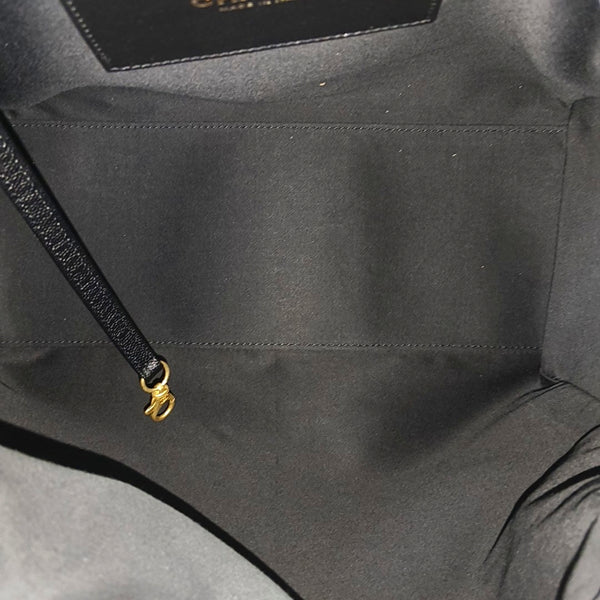 CHANEL 25 Medium Quilted Grained Calfskin Black