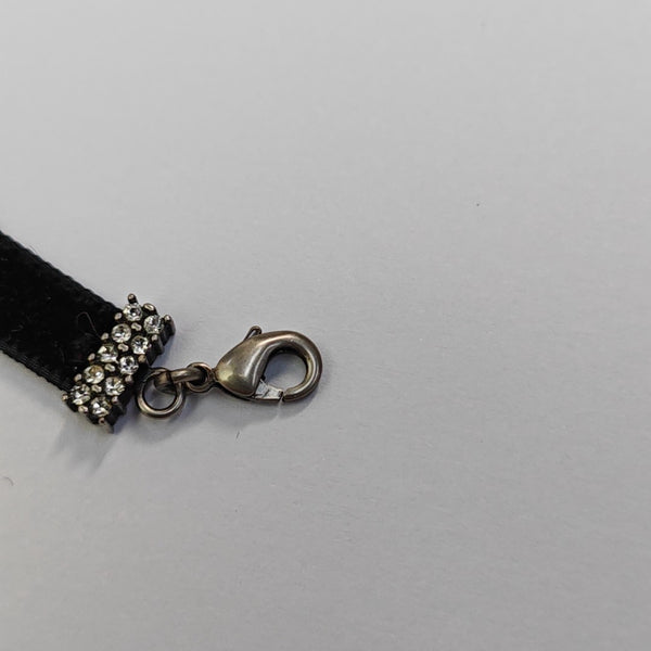J'adior Fabric Black Necklace