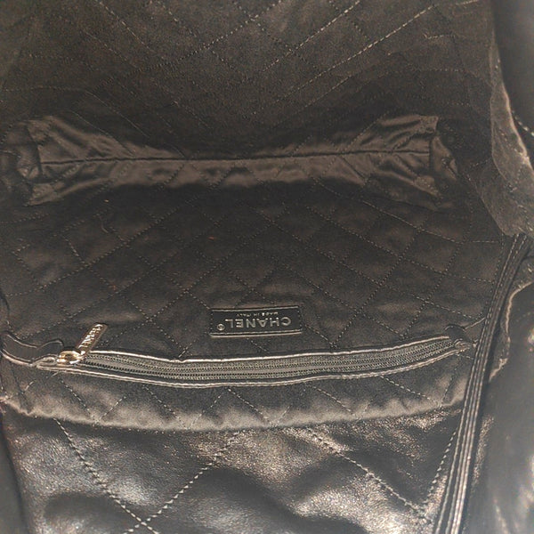 CHANEL 22 Small Quilted Calfskin Black