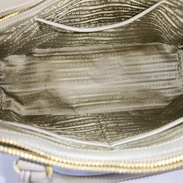 Authenticated pre-owned Galleria Large Saffiano Calfskin Gray - Tote Bag at Looply