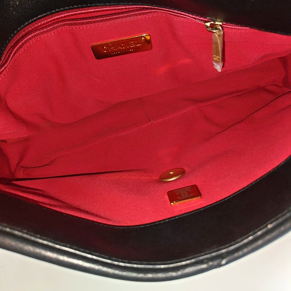CHANEL 19 Grande Piel de Cordero Acolchada Negro
