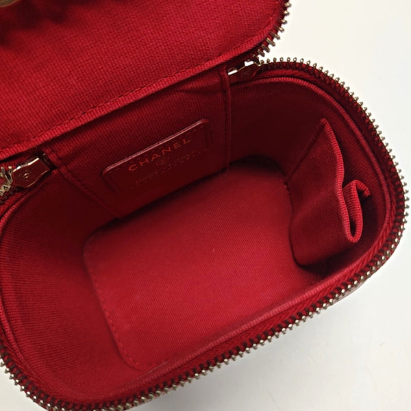 VANITY CASE Mini Quilted Lambskin Red