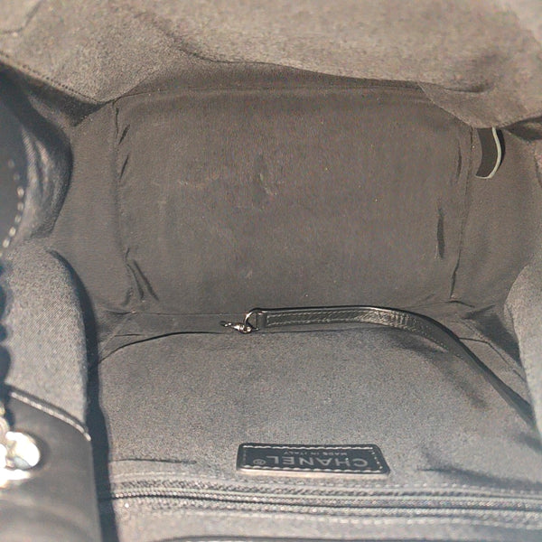 Quilted Calfskin Shoulder Bag Black