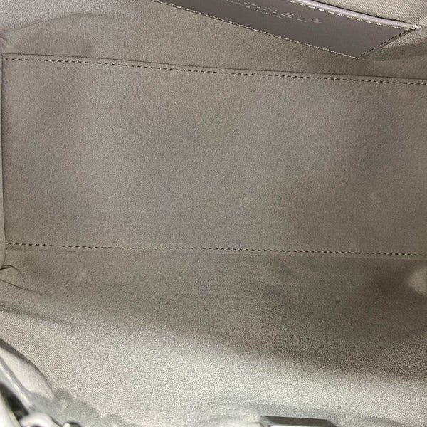 Authenticated pre-owned CHANEL 25 Quilted Grained Calfskin Grey - Top Handle Bag at Looply