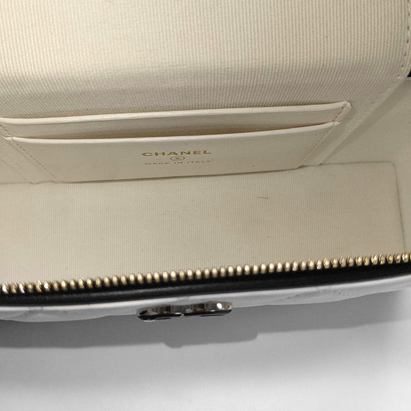 VANITY CASE Small Quilted Lambskin White