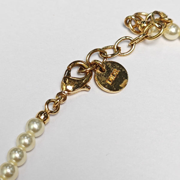 CD Swing Faux Pearl White Necklace