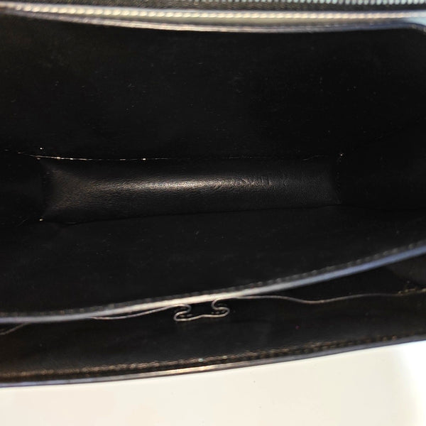 Authenticated pre-owned CLASSIC BOX Calfskin Silver - Shoulder Bag at Looply