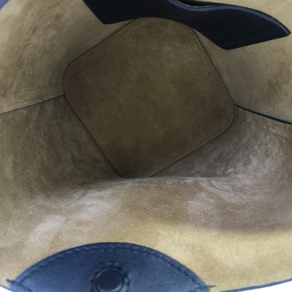 Pebble Bucket Mini Calfskin Black