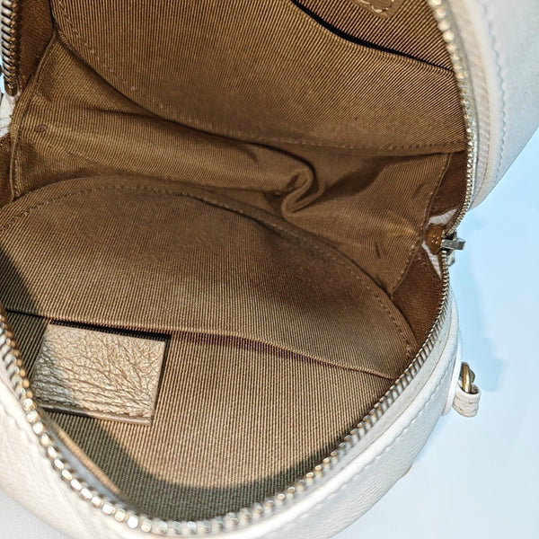 ROUND Quilted Lambskin White