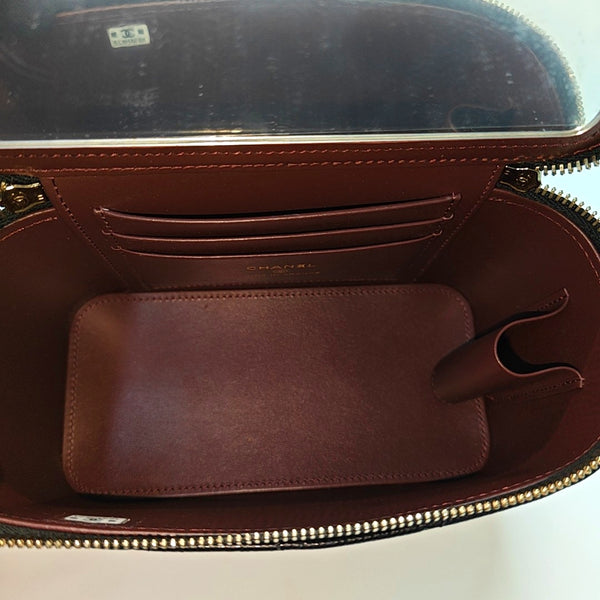 VANITY CASE Small Quilted Grained Calfskin Black