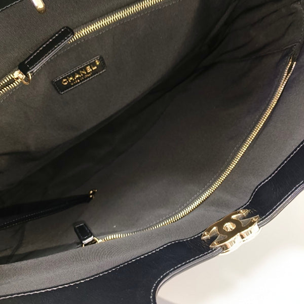 CHANEL 31 Large Quilted Vintage Calf Black