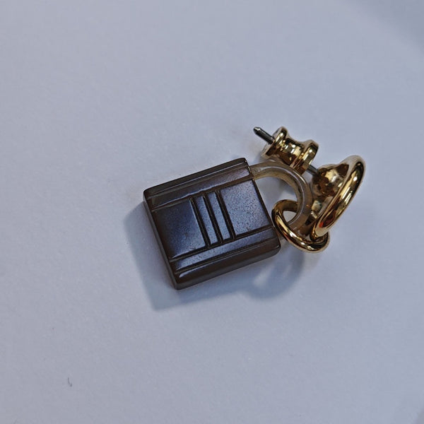 Amulette Maroquinier Metal Gold Earrings