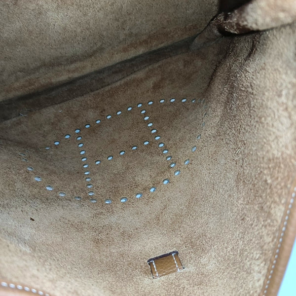 Evelyne 40 Clemence Brown