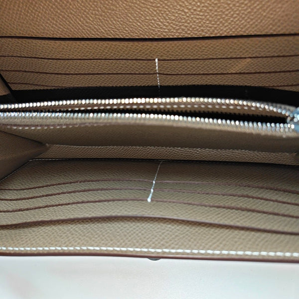 Authenticated pre-owned Kelly Epsom Grey - Clutch at Looply