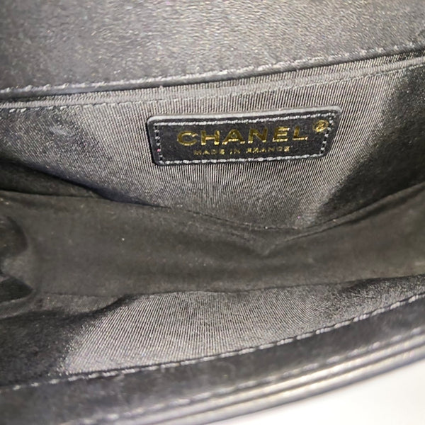 Authenticated pre-owned BOY CHANEL Medium Quilted Calfskin Black - Shoulder Bag at Looply