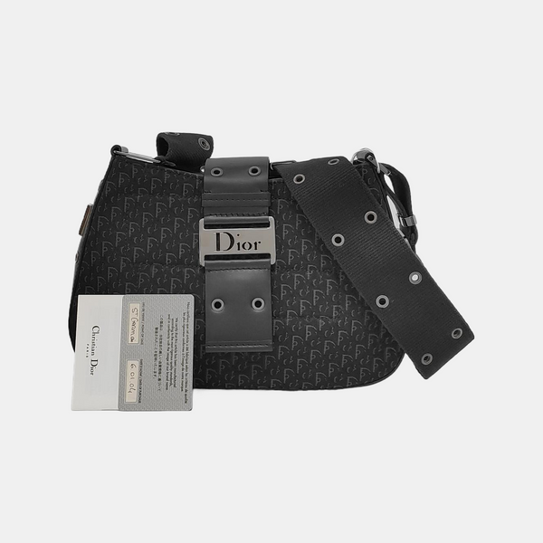 Street Chic Oblique Canvas Black