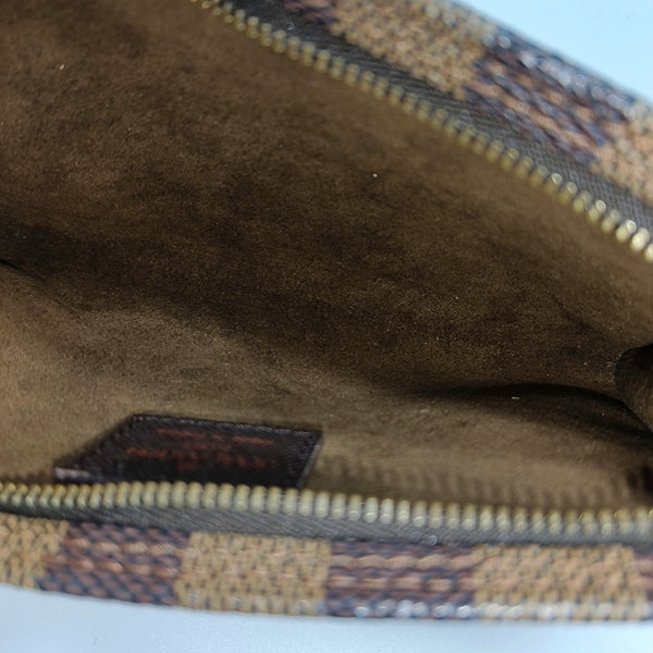 Authenticated pre-owned BUCKET Damier Ebene Coated Canvas Brown - Clutch at Looply