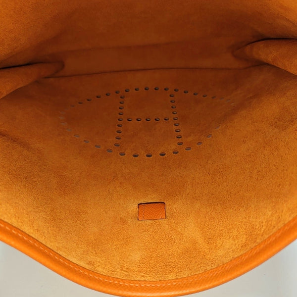 Evelyne 32 Epsom Orange