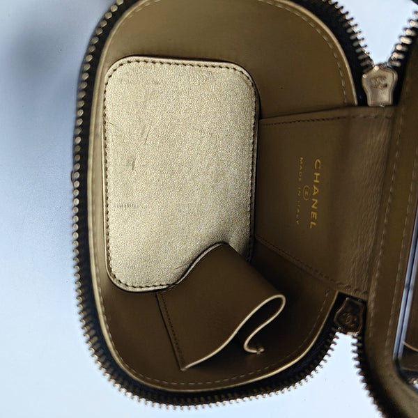 VANITY CASE Mini Quilted Lambskin Black