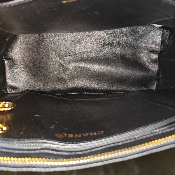 MEDALLION Quilted Patent Leather Black