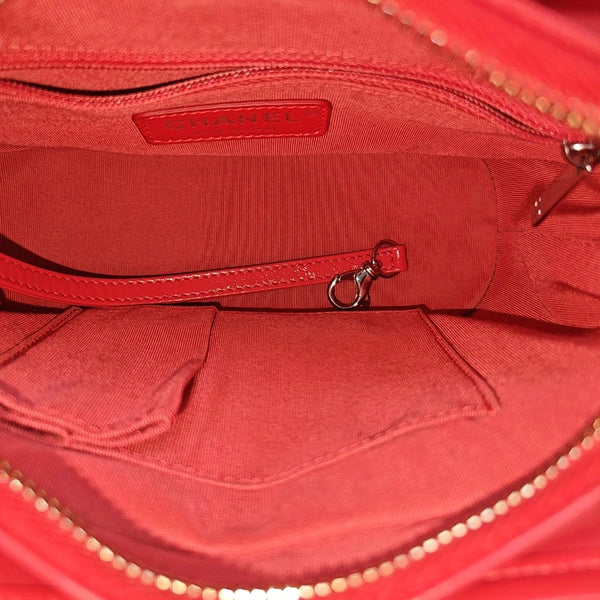 Authenticated pre-owned GABRIELLE Small Quilted Calfskin Red - Shoulder Bag at Looply