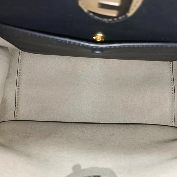 Flip Medium Calfskin Black
