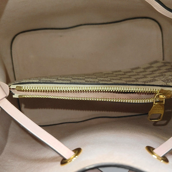 NÉONOÉ MM Damier Azur Coated Canvas White