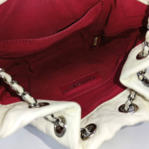 DRAWSTRING Medium Quilted Calfskin White