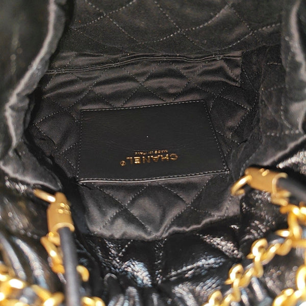 CHANEL 22 Mini Quilted Calfskin Black