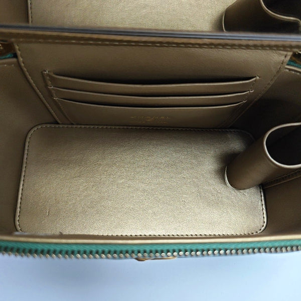 Authenticated pre-owned VANITY CASE Quilted Lambskin Green - Shoulder Bag at Looply