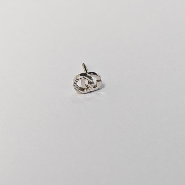 GG Running 18k White Gold Silver Stud Earrings