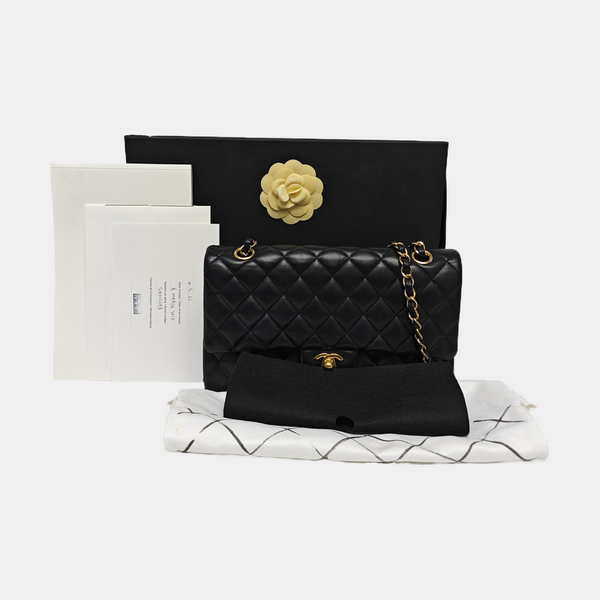 CLASSIC FLAP Medium Quilted Lambskin Black