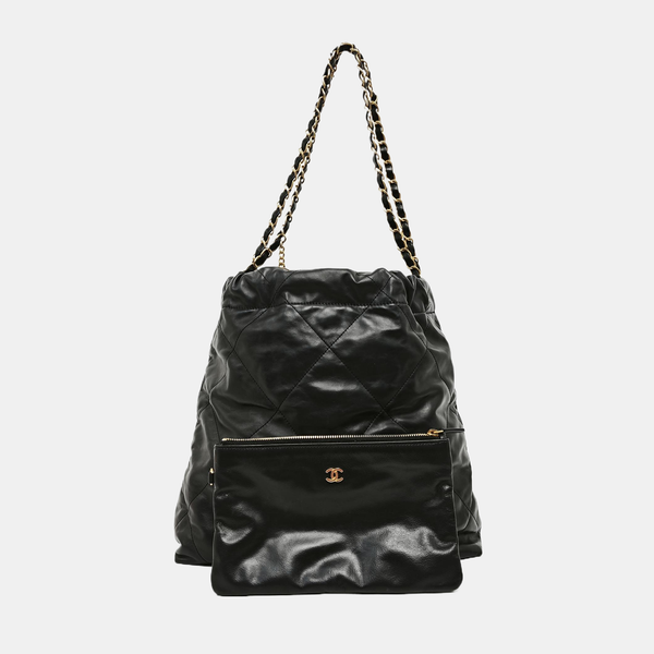 CHANEL 22 Small Quilted Calfskin Black