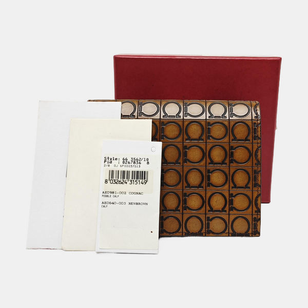 Special Material Wallet Brown