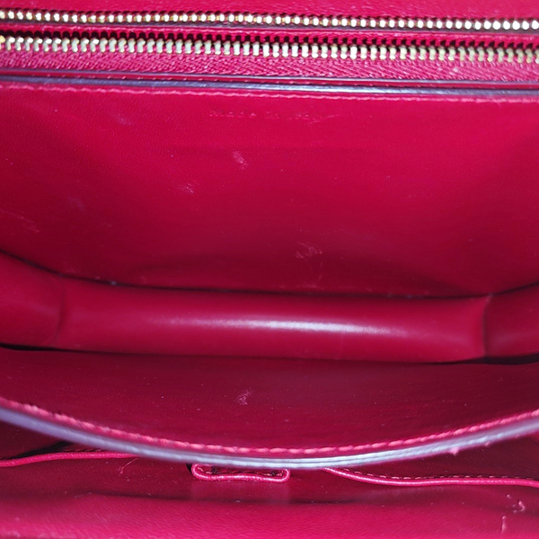 Authenticated pre-owned CLASSIC BOX Medium Calfskin Red - Shoulder Bag at Looply