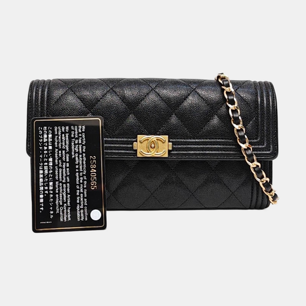 Cartera BOY CHANEL de piel de becerro granulada acolchada negra