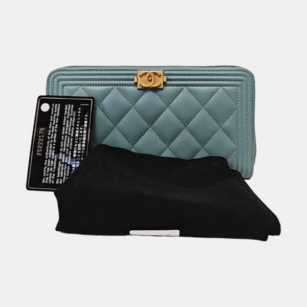 Authenticated pre-owned BOY CHANEL Quilted Lambskin Blue - Clutch at Looply
