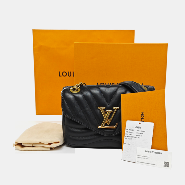 NEW WAVE PM Quilted Calfskin Black