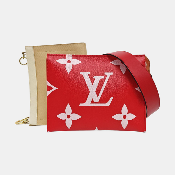 TOILET POCKET 26 Monogram Coated Canvas Red