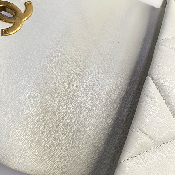 CHANEL 19 Small Quilted Lambskin White
