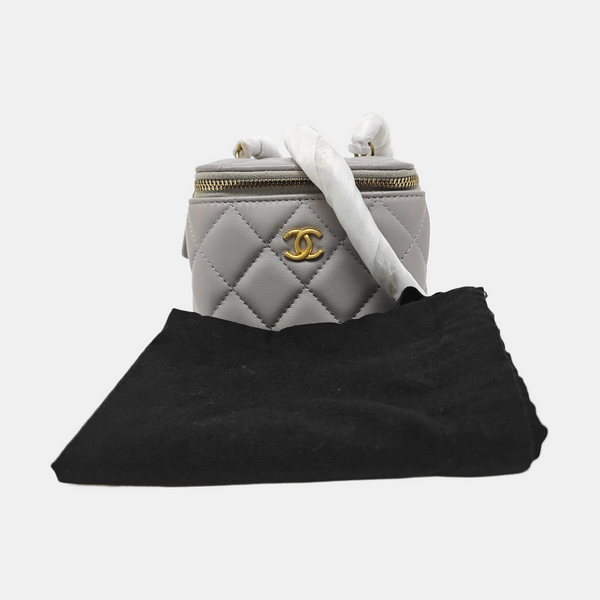 VANITY CASE Mini Quilted Lambskin Gray
