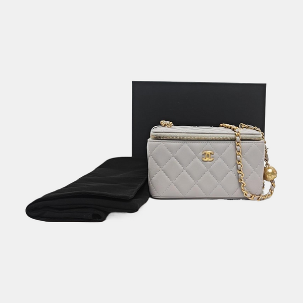VANITY CASE Small Quilted Lambskin Gray