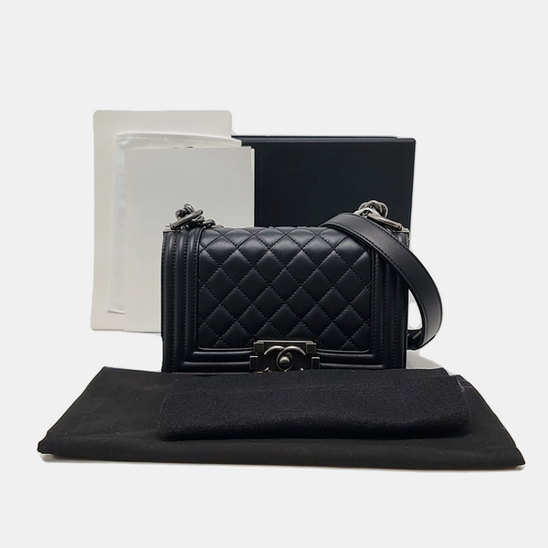 BOY CHANEL Small Quilted Calfskin Black